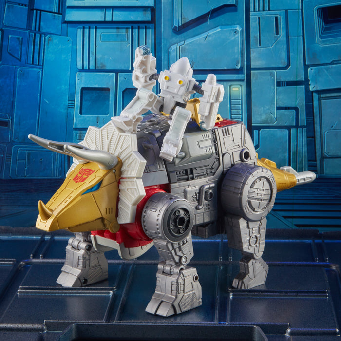 (preorder ETA Sept/Oct )Transformers Studio Series 86-07 Leader The Transformers: The Movie Dinobot Slug and Daniel Witwicky - Toy Snowman