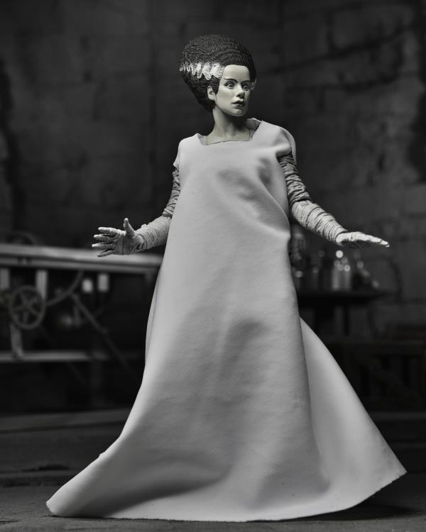 Universal Monsters Ultimate Bride of Frankenstein (Black & White) - Collectables > Action Figures > toys -  Neca