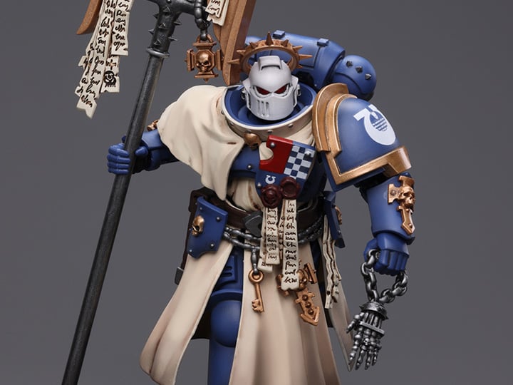Warhammer 40K - Ultramarines - Bladeguard Ancient 1/18 Scale