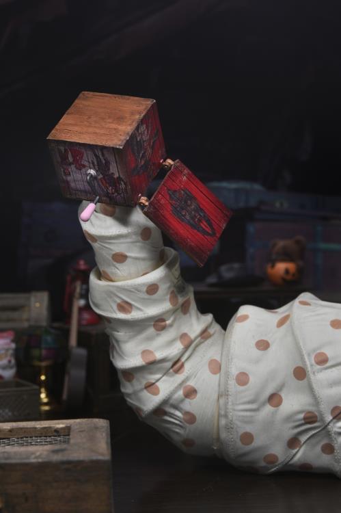 Krampus (2015) Der Klown Deluxe (preorder Q4) - Collectables > Action Figures > toys -  Neca