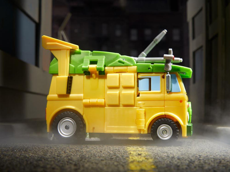 Transformers Collaborative Teenage Mutant Ninja Turtles x Transformers Party Wallop (preorder Q4) - Collectables > Action Figures > toys -  Hasbro