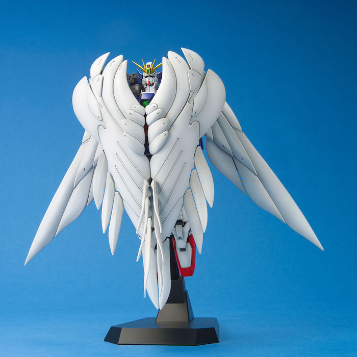 MG Wing Gundam Zero Custom 1/100 - Model Kit > Collectable > Gunpla > Hobby -  Bandai