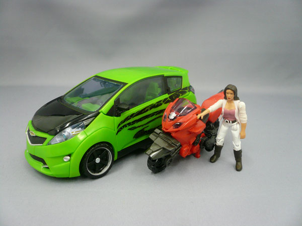 Transformers Movie - Revenge of the Fallen (ROTF) Human Alliance: Autobot Skids with Arcee and Mikaela Banes - Collectables > Action Figures > toys -  Hasbro