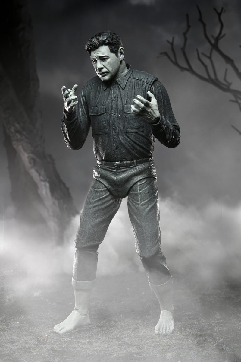 Universal Monsters - Ultimate Wolf Man - Black & White - Collectables > Action Figures > toys -  Neca
