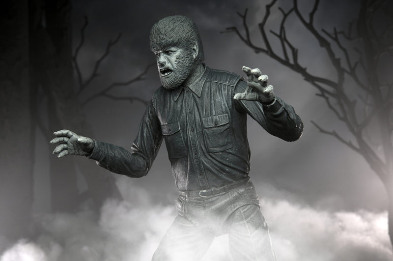 Universal Monsters - Ultimate Wolf Man - Black & White - Collectables > Action Figures > toys -  Neca