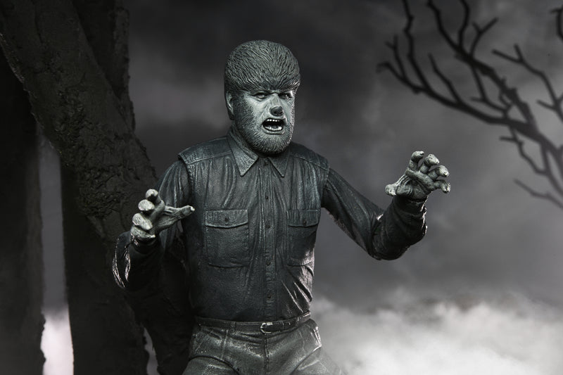 Universal Monsters - Ultimate Wolf Man - Black & White - Collectables > Action Figures > toys -  Neca