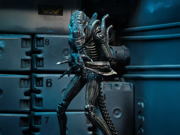 Aliens - Ultimate Warrior (Blue) Action Figure (Preorder Sep 2026) - Collectables > Action Figures > toys -  Neca