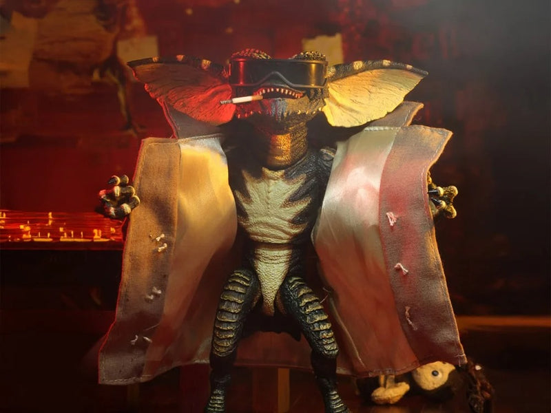 Gremlins - Ultimate Flasher - Collectables > Action Figures > toys -  Neca