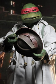 Teenage Mutant Ninja Turtles (1990 Movie) Raphael (In Disguise) 1/4 Scale Action Figure (Subpar Packaging) - Collectables > Action Figures > toys -  Neca