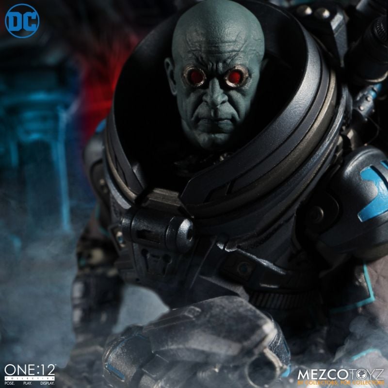 Mezco - DC Comics One:12 Collective Deluxe Mr. Freeze - Collectables > Action Figures > toys -  MEZCO TOYS