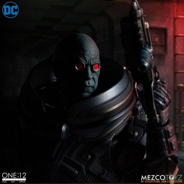 Mezco - DC Comics One:12 Collective Deluxe Mr. Freeze - Collectables > Action Figures > toys -  MEZCO TOYS
