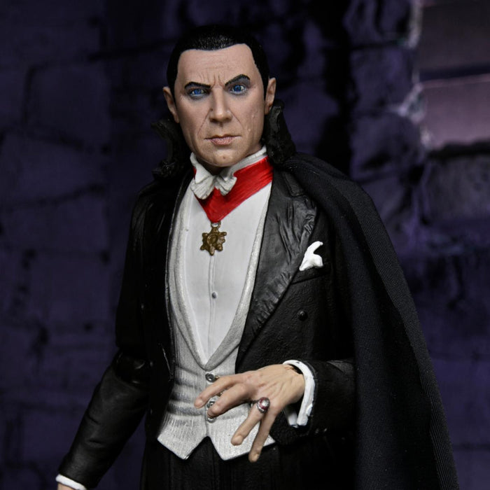 Universal Monsters – 7" Scale Action Figure - Ultimate Dracula - Transylvania -(preorder) - Action & Toy Figures -  Neca