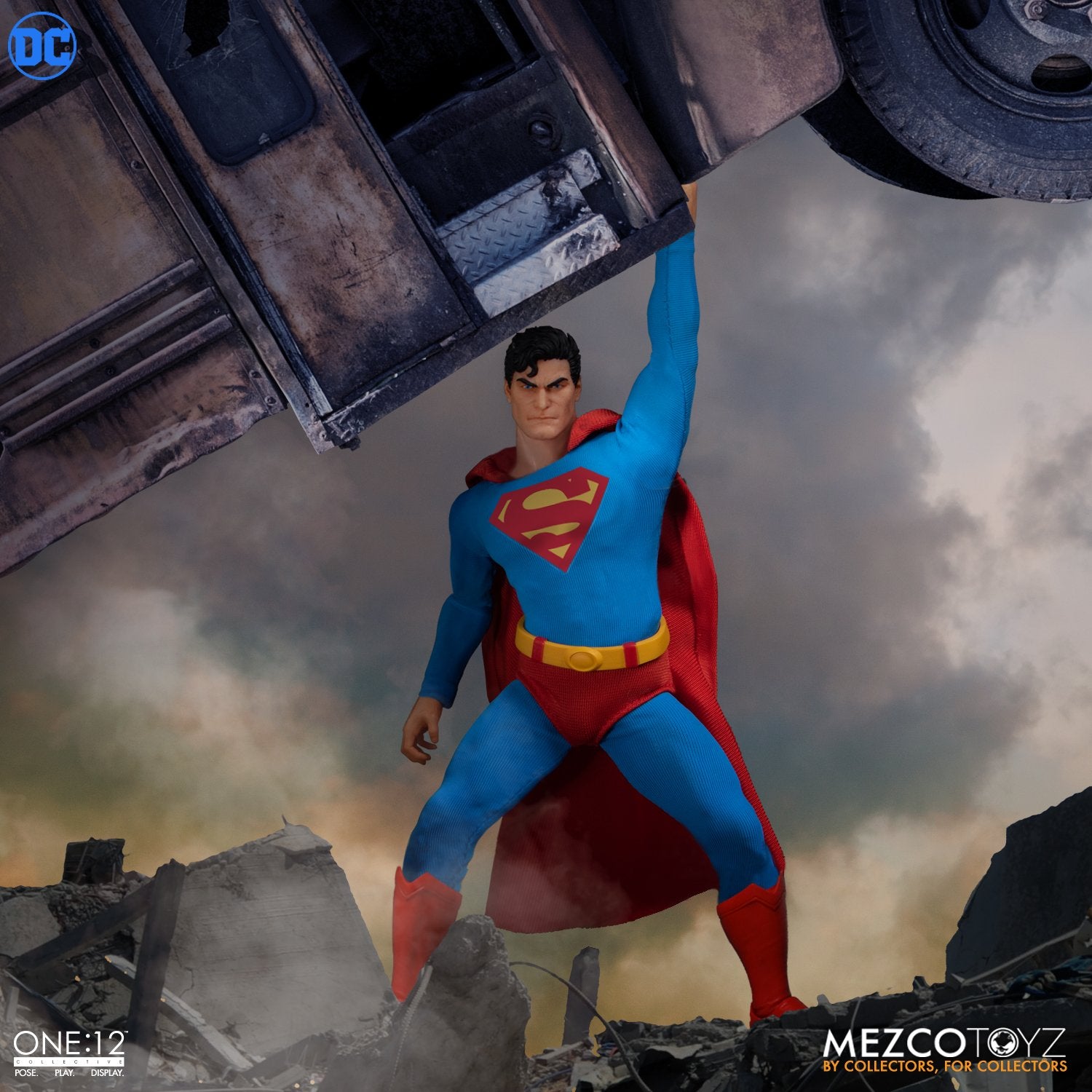 One:12 - DC Superman Man of Steel Edition - Mezco — Toy Snowman