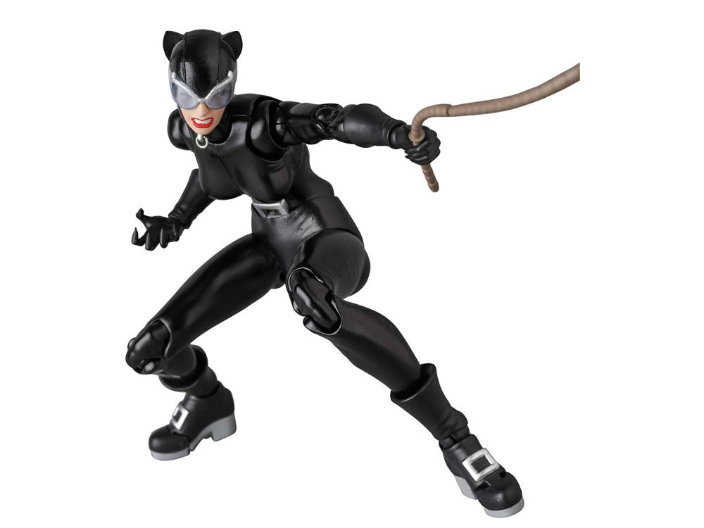 MAFEX Catwoman No.123 Batman: Hush — Toy Snowman