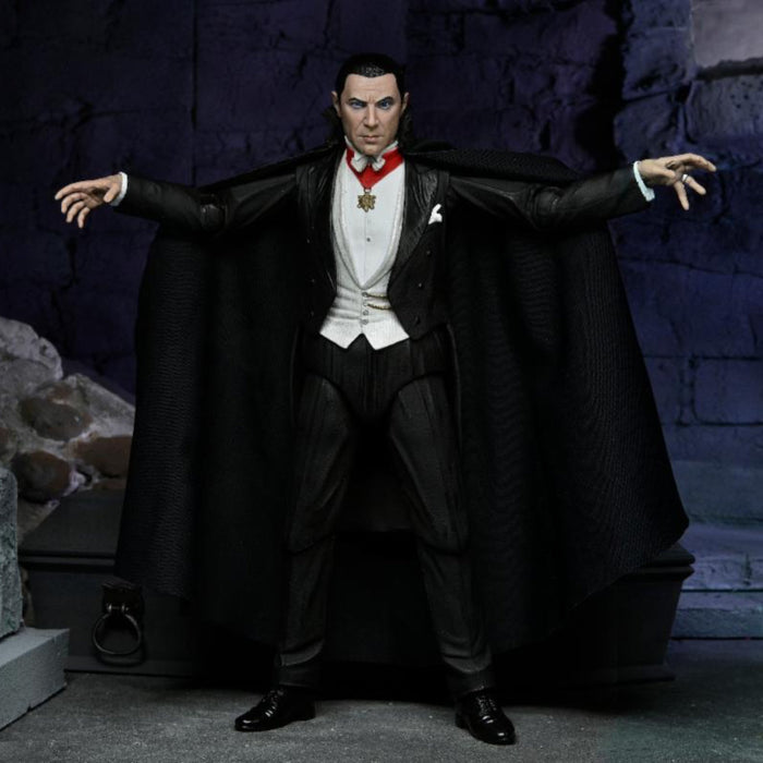 Universal Monsters – 7" Scale Action Figure - Ultimate Dracula - Transylvania -(preorder) - Action & Toy Figures -  Neca