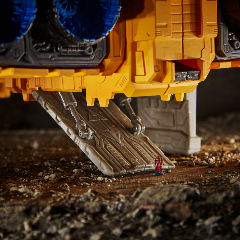 (preorder ETA July/Aug) Transformers Toys Generations War for Cybertron: Kingdom Titan WFC-K30 Autobot Ark Action Figure -19-inch - Toy Snowman