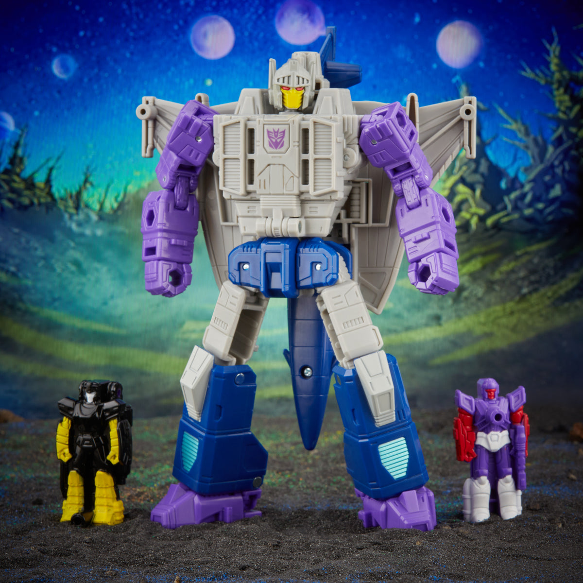 transformers-legacy-evolution-needlenose-deluxe-class-toy-snowman
