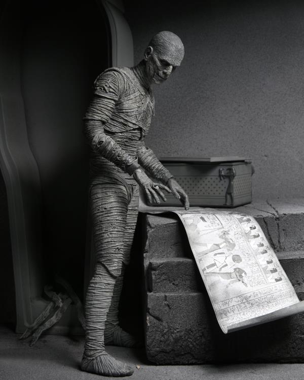 Universal Monsters Ultimate Mummy (Black & White) Figure (preorder) - Action & Toy Figures -  Neca
