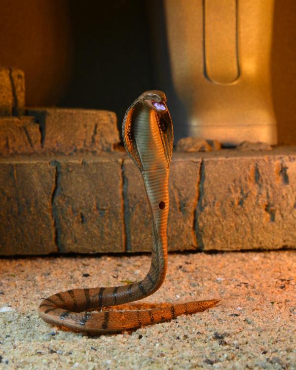 Universal Monsters x Teenage Mutant Ninja Turtles Ultimate Michelangelo as The Mummy (preorder) - Action & Toy Figures -  Neca