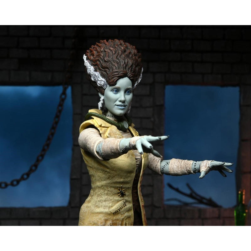 Neca - Ultimate April O Neil as Bride of Frankenstein - Judith Hoag (preorder) - Action & Toy Figures -  Neca