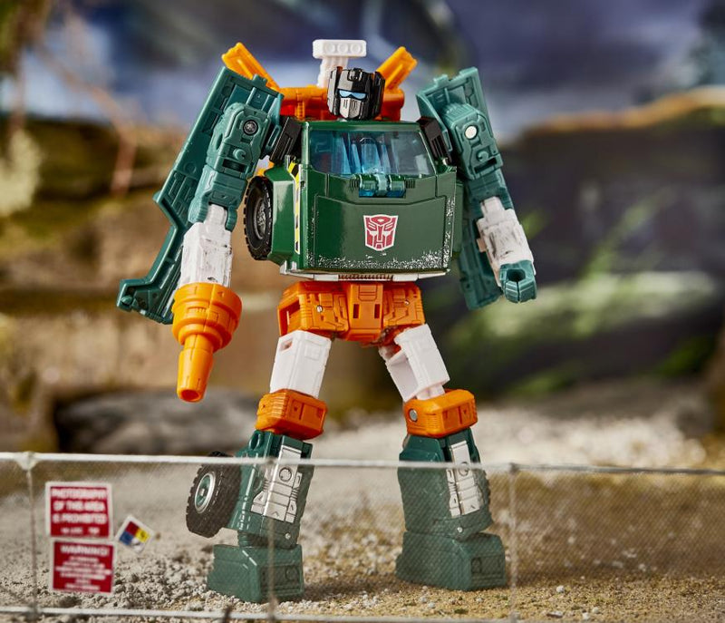 Transformers War for Cybertron: Earthrise Deluxe Hoist - Collectables > Action Figures > toys -  Hasbro