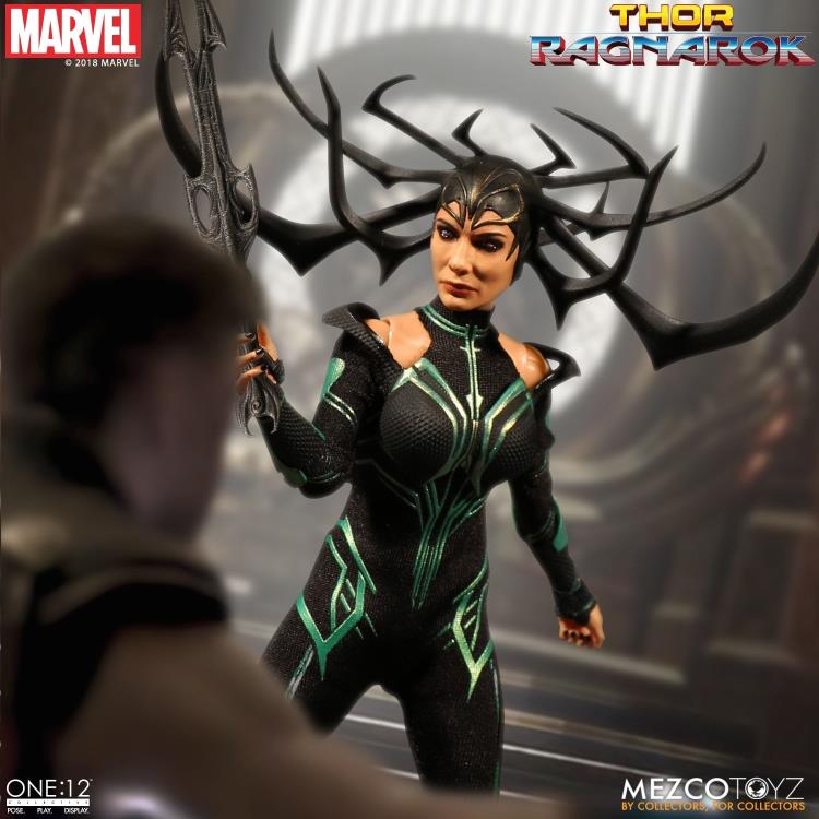 Thor: Ragnarok One:12 Collective Hela - Action & Toy Figures -  MEZCO TOYS
