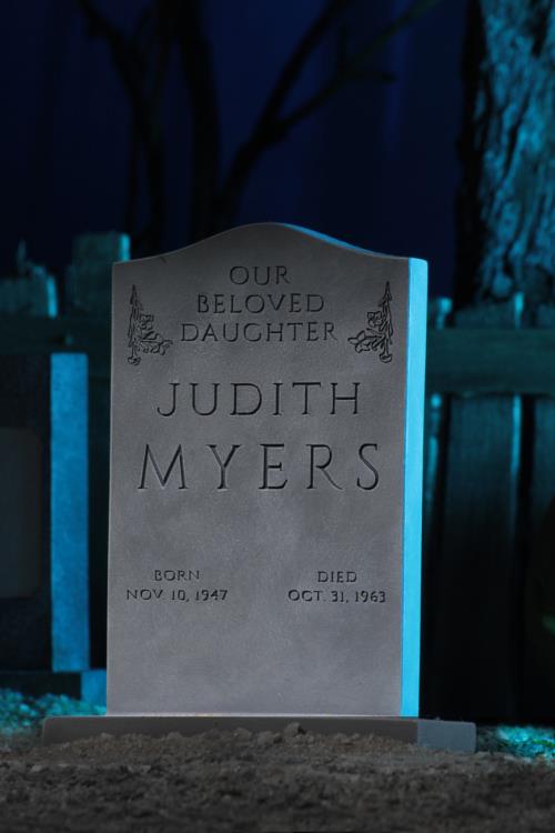 Halloween Ultimate Michael Myers Figure - Action & Toy Figures -  Neca