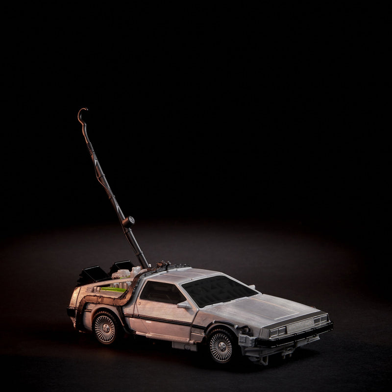 Transformers Generations Collaborative: Back to the Future Mash-Up, Gigawatt Figure - Action & Toy Figures -  Hasbro