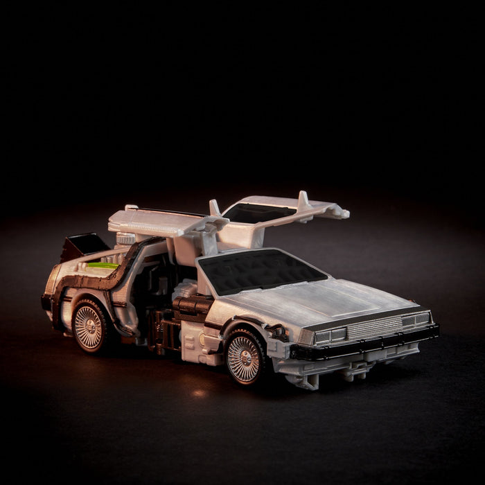 Transformers Generations Collaborative: Back to the Future Mash-Up, Gigawatt Figure - Action & Toy Figures -  Hasbro