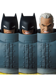 Batman: The Dark Knight Returns MAFEX #146 Armored Batman - Action & Toy Figures -  MAFEX