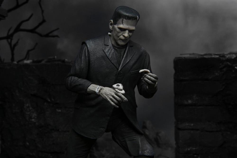 Universal Monsters Ultimate Frankenstein's Monster (Black & White) Figure - Action & Toy Figures -  neca