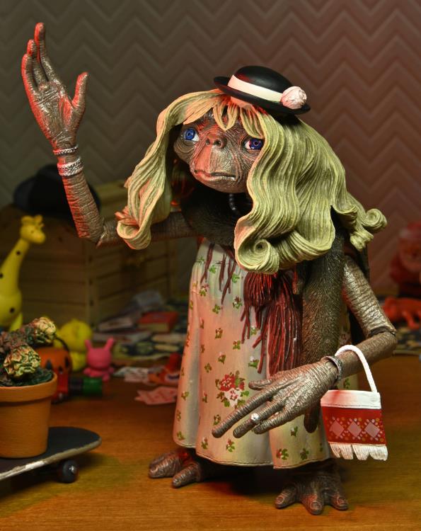 E.T. 40th Anniversary Ultimate Dress Up E.T. - Collectables > Action Figures > toys -  Neca