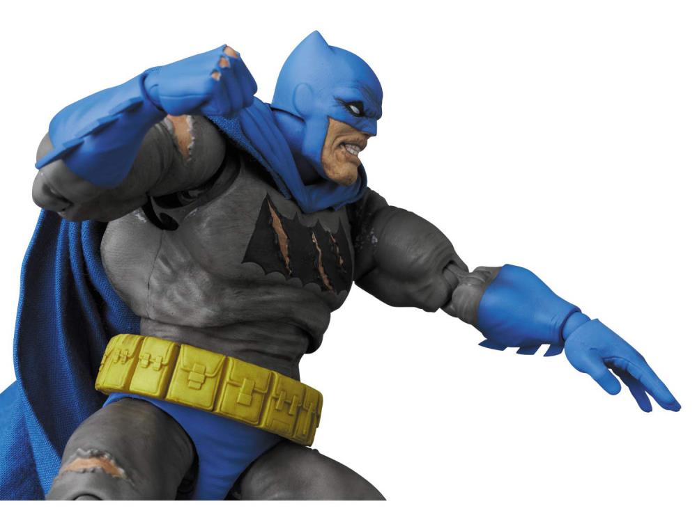 Batman: The Dark Knight Returns Triumphant MAFEX #119 Batman — Toy