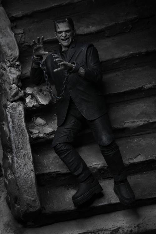 Universal Monsters Ultimate Frankenstein's Monster (Black & White) Figure - Action & Toy Figures -  neca