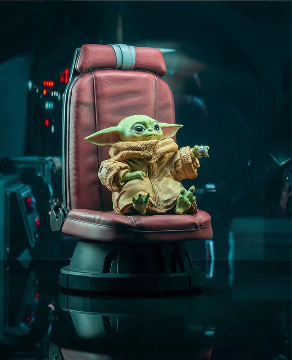 STAR WARS THE MANDALORIAN - THE CHILD (Grogu) IN CHAIR - statue -  Diamond Select Toys