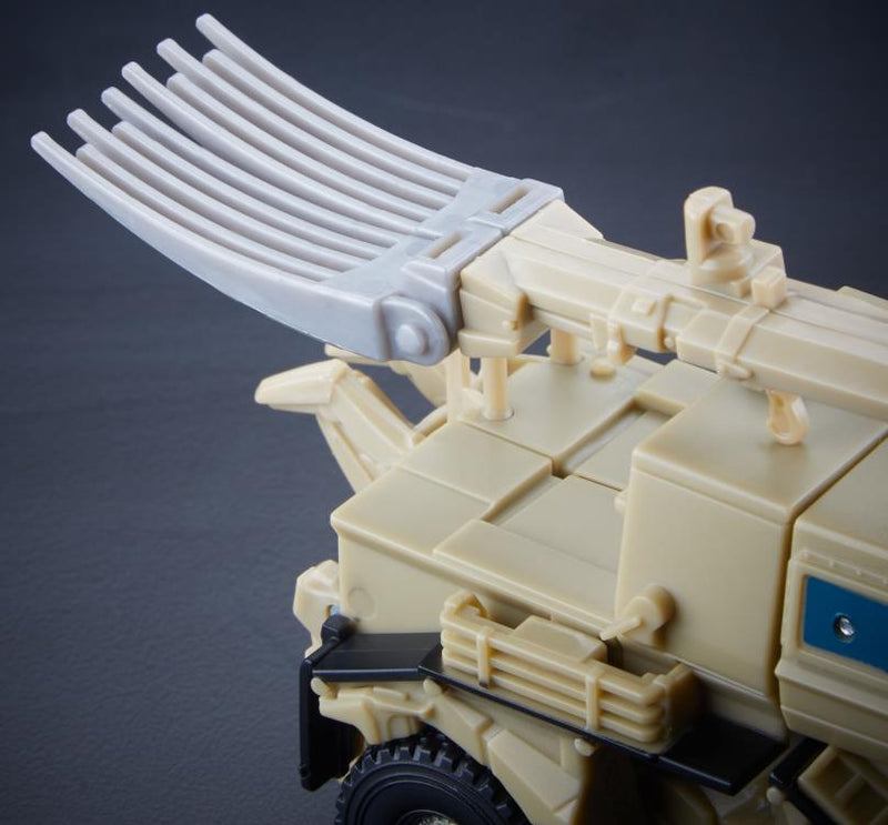 Transformers Studio Series 33 Voyager Bonecrusher - Toy Snowman