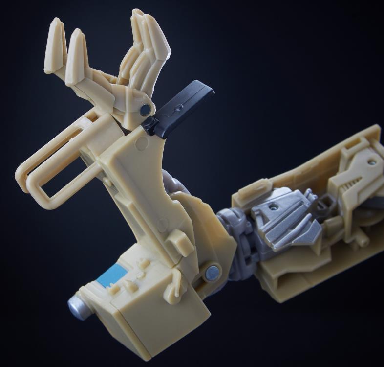 Transformers Studio Series 33 Voyager Bonecrusher - Toy Snowman