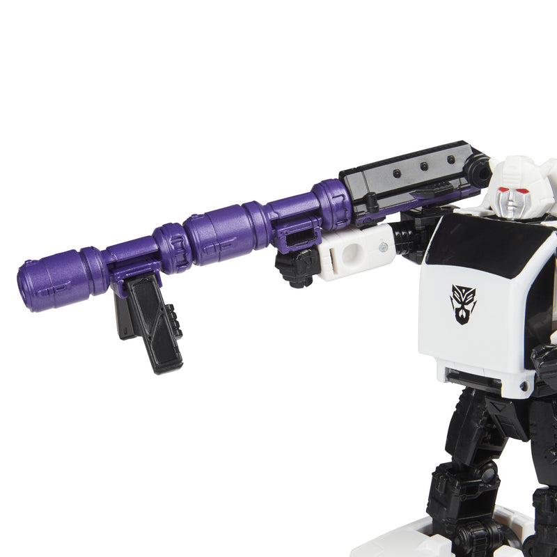 Transformers Generations Selects Deluxe WFC-GS16 Bug Bite - Toy Snowman