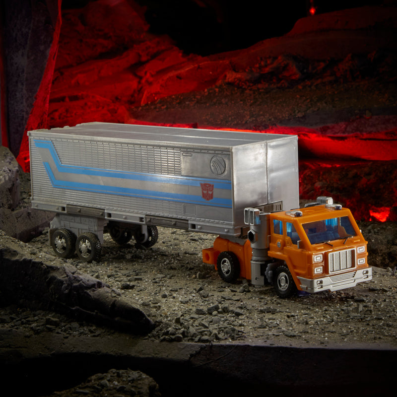 (preorder) Transformers Toys Generations War for Cybertron: Kingdom Deluxe WFC-K16 Huffer - Toy Snowman