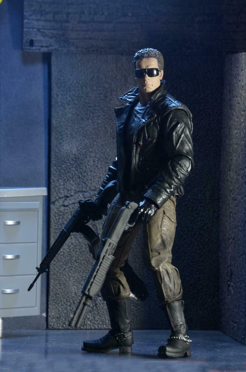 Terminator 7 Inch Action Figure Deluxe Series - Ultimate Police Station Assault T-800 - Toy Snowman