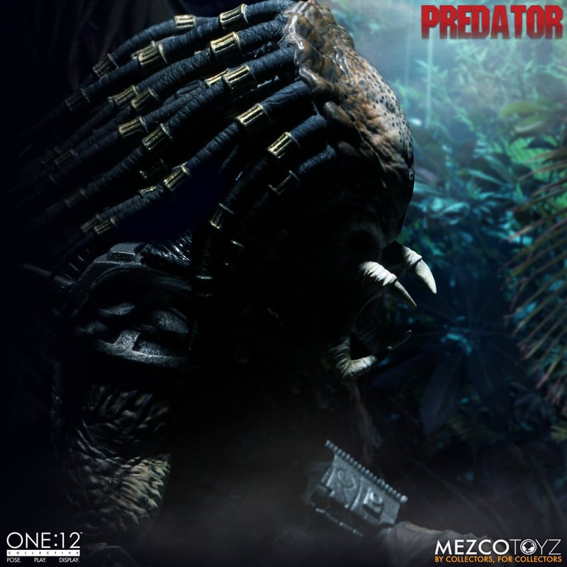 PREDATOR ONE:12 COLLECTIVE PREDATOR DELUXE EDITION (PREORDER) - Action figure -  MEZCO TOYS
